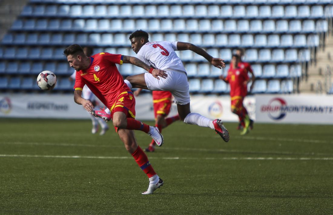 Christian García celebrant l’empat a 3 contra Anglaterra sub-21 amb un gol de videojoc. Foto: Facundo Santana
