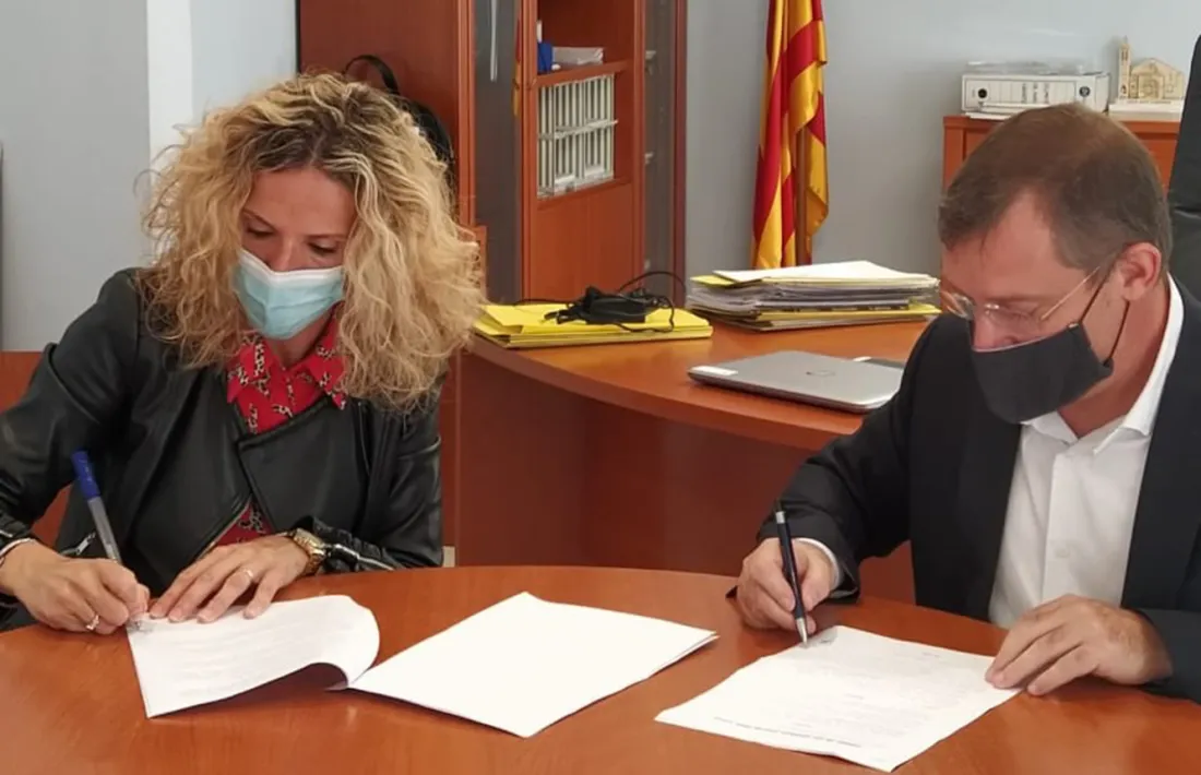 El cònsol major de Sant Julià de Lòria, Josep Majoral, i l’alcaldessa d'Agramunt, Sílvia Fernàndez.