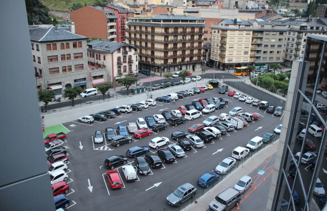 El Comú de Sant Julià de Lòria vol modernitzar els parquímetres.