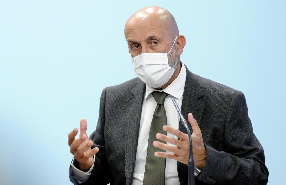 El ministre de Salut, Joan Martínez Benazet, en la roda de premsa d'aquesta tarda.