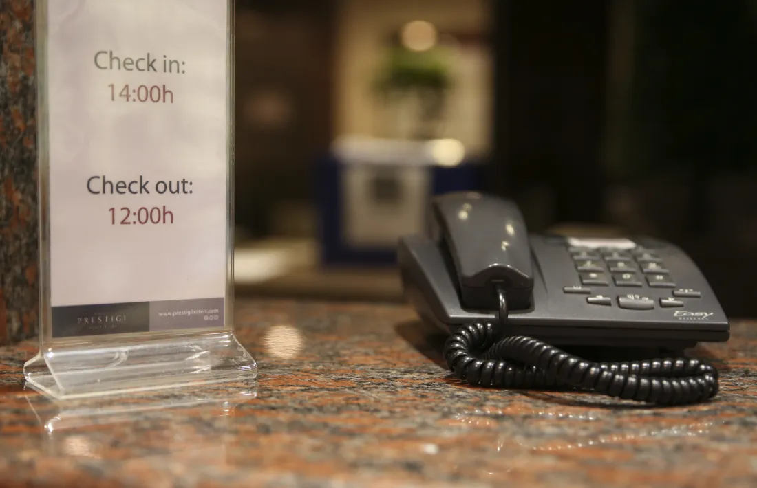 Imatge d’arxiu d’una recepció d’un establiment hoteler del Principat.