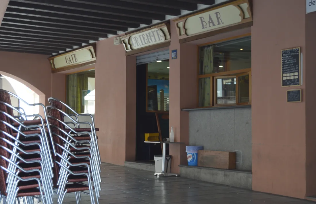 Amb les mesures que entren en vigor aquesta mitjanit, bars i restaurants només podran servir menjar i beure per emportar-se. 