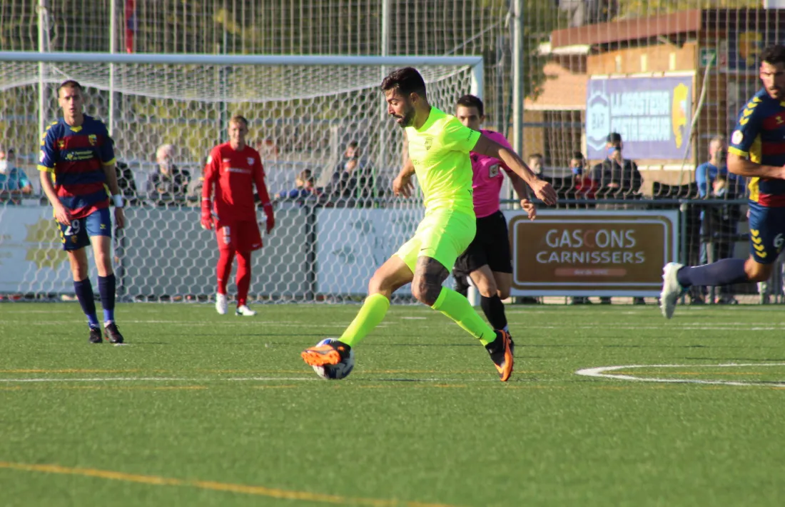 El davanter de l’FC Andorra, Carlos Martínez, no va gaudir de cap oportunitat clara de gol contra la UE Llagostera. Foto: FC Andorra