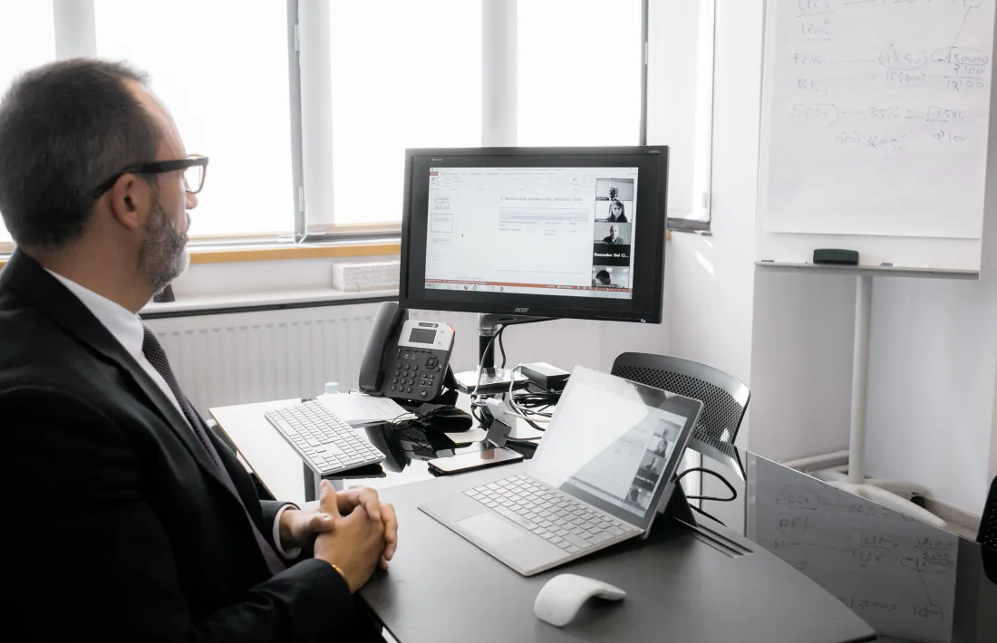 l ministre d’Afers Socials, Habitatge i Joventut, Víctor Filloy, durant la reunió de la Taula Nacional de l’Habitatge.