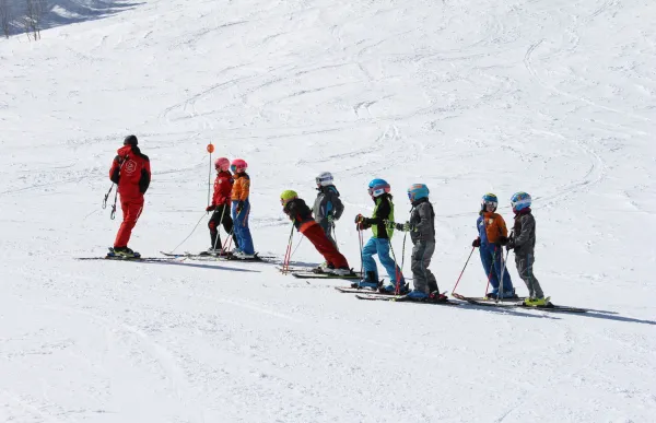 152196_dia-desqui-escolar-arcalis_1773432850_51826724_1500x1000