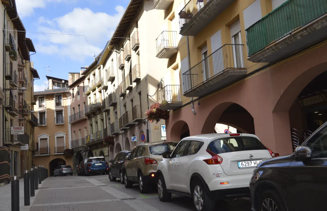 Un dels carrers de la capital alturgellenca.