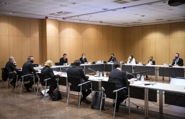 p._08_comu_alv-tony_lara