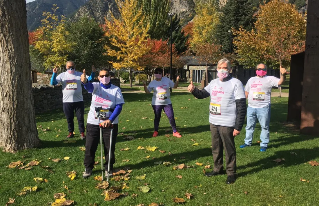 Els participants han enviat les fotos amb la samarreta de la Caminada.