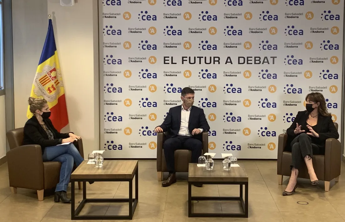 Els participants en el debat de la CEA aquest matí.