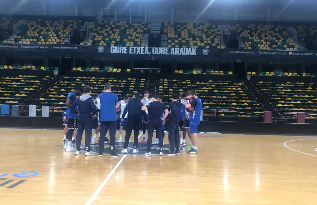 La plantilla del BC MoraBanc entrenant-se ahir a Miribilla. Foto: Twitter BC MoraBanc