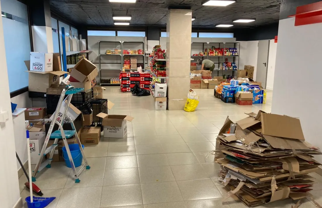 El nou local té 106 metres quadrats i durant tota la setmana s’està efectuant el trasllat dels productes.