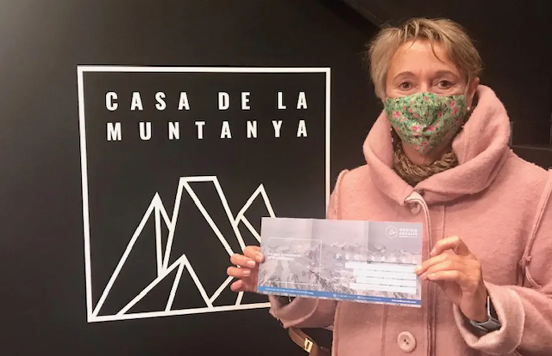 La participant Evelyne Duch amb el forfet.