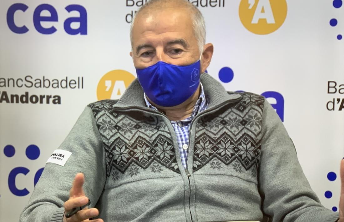 Joan Viladomat en un moment del debat.