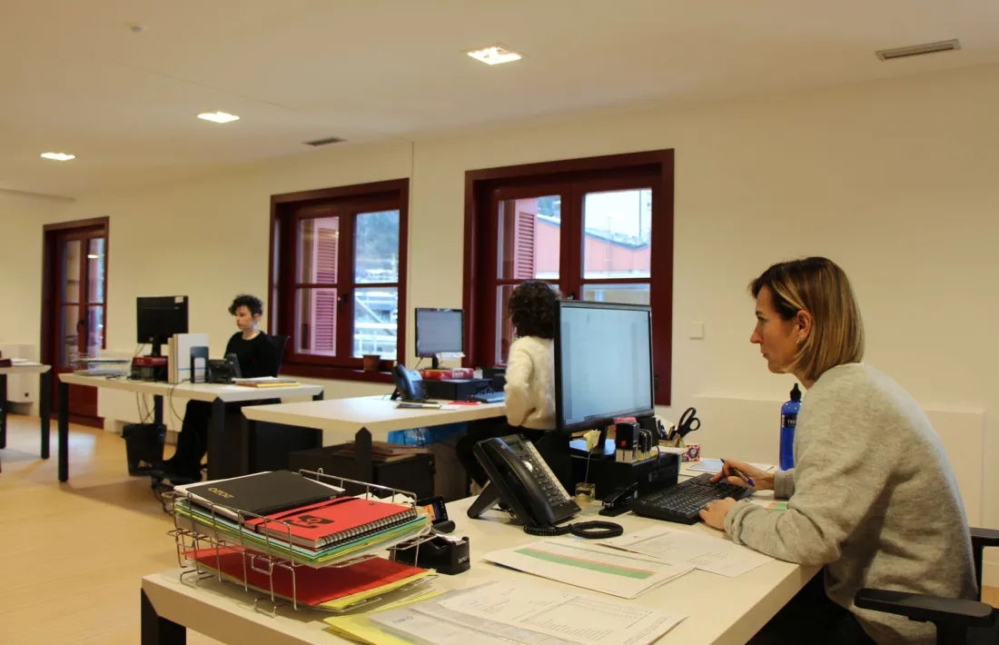 Personal treballant al ministeri de Cultura, ubicat a l'antic hotel Rosaleda.