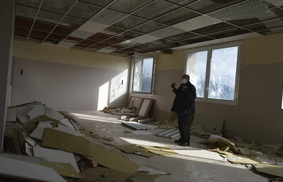 Ni un vidre sa a les finestres que ningú no es va endur.