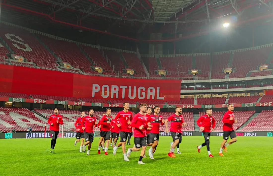 La selecció d’Andorra es va entrenar ahir a l’Estádio Da Luz de Lisboa, l’escenari del partit d’avui. Foto: FAF