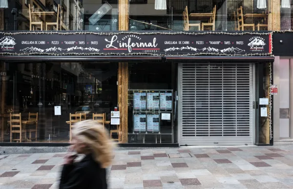 p._3.1_restaurante_tancat_-_facundo_santana