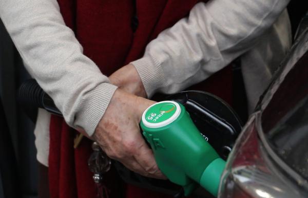 152424_persona-carburant-vehicle-arxiu-ana_2453164780_71828637_1332x886