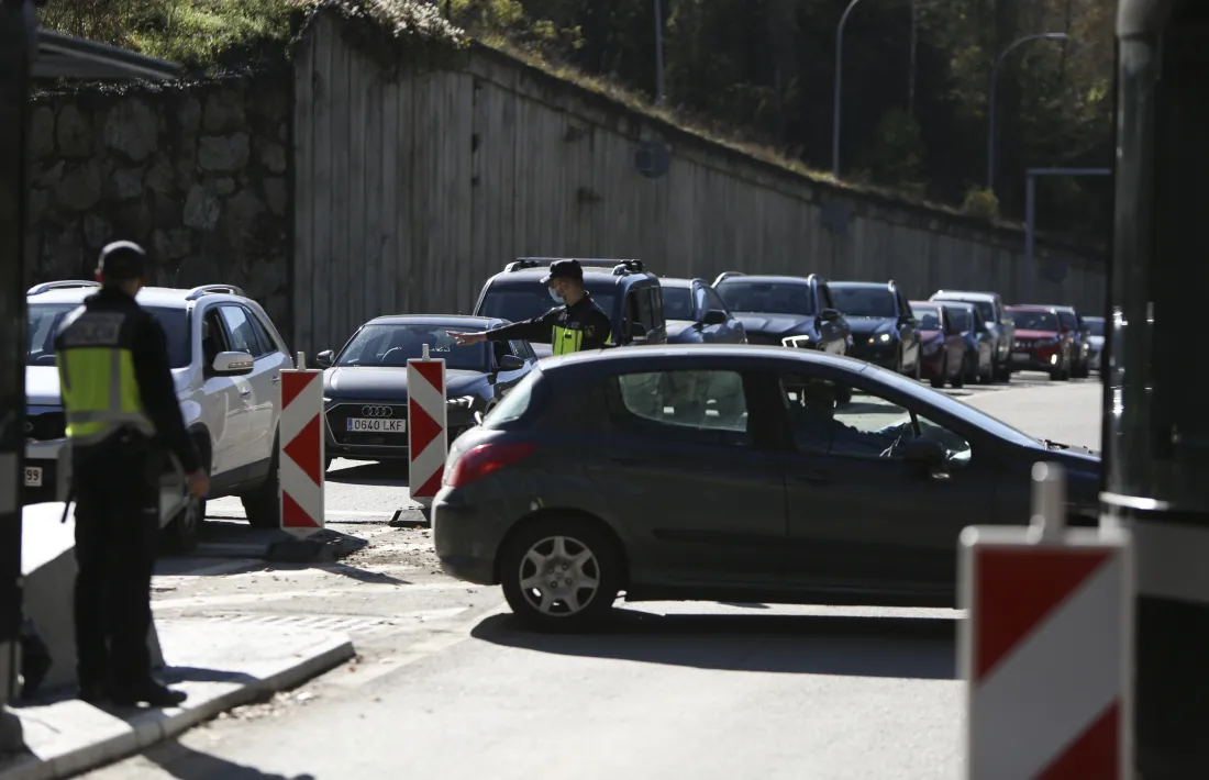 El confinament perimetral ha portat controls fronterers per evitar que entrin o surtin ciutadans sense justificació.