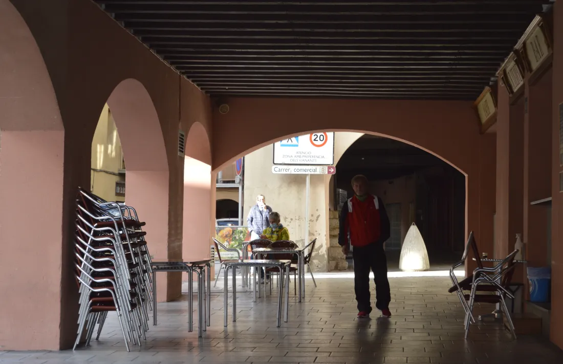 Vista d’un dels carrers comercials de la capital alturgellenca. 