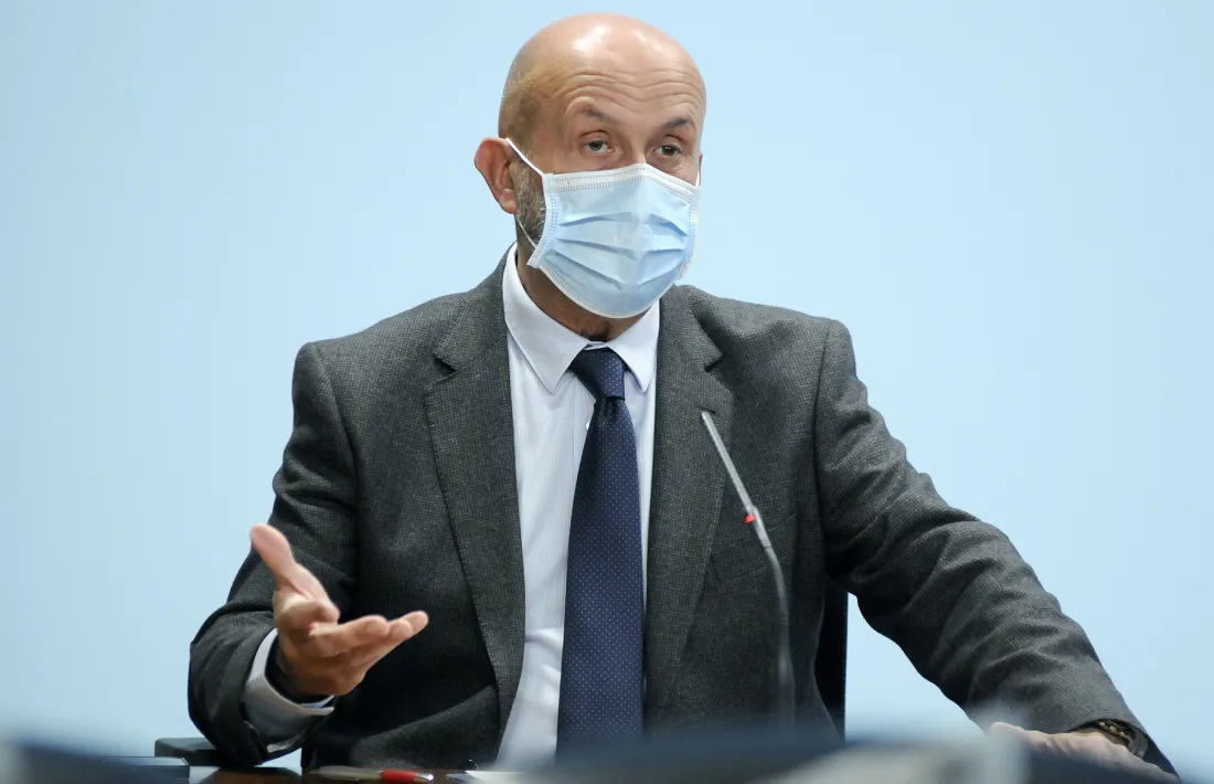El ministre de Salut, Joan Martínez Benazet, en la roda de premsa d'aquesta tarda.