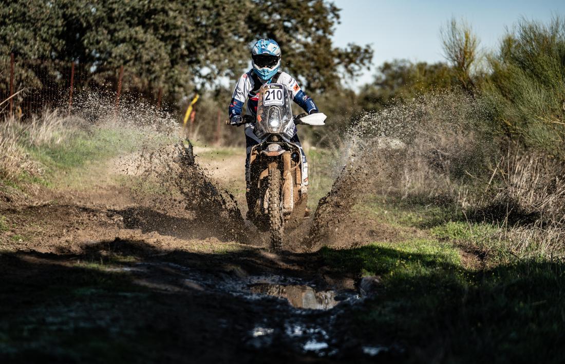 Margot Llobera va estrenar la seva KTM 450 Rally a la Baja TT Dehesa d’Extremadura. Foto: Víctor Cuervo Photo