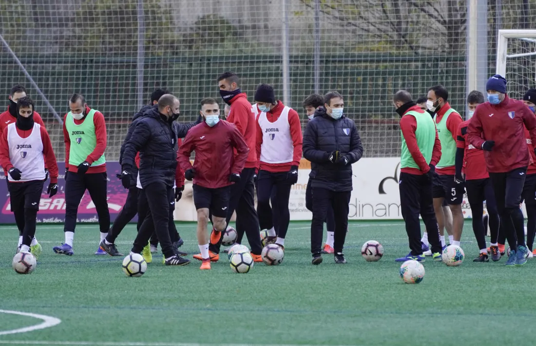 El vigent campió de lliga i Copa, l’Inter Club Escaldes, entrenant-se al centre d’entrenaments de la FAF amb totes les cares noves. Foto: Interescaldes.com