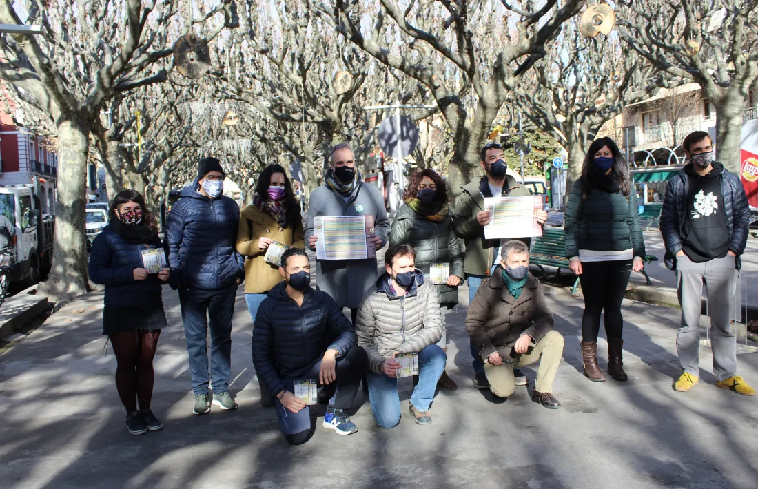 Foto de família dels implicats en la coordinació i producció del programa. 