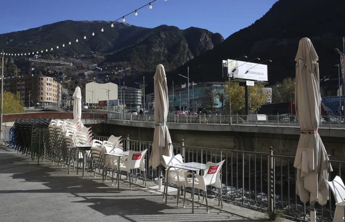 Els bars i cafeteries poden des d’avui tornar a oferir servei durant la tarda.