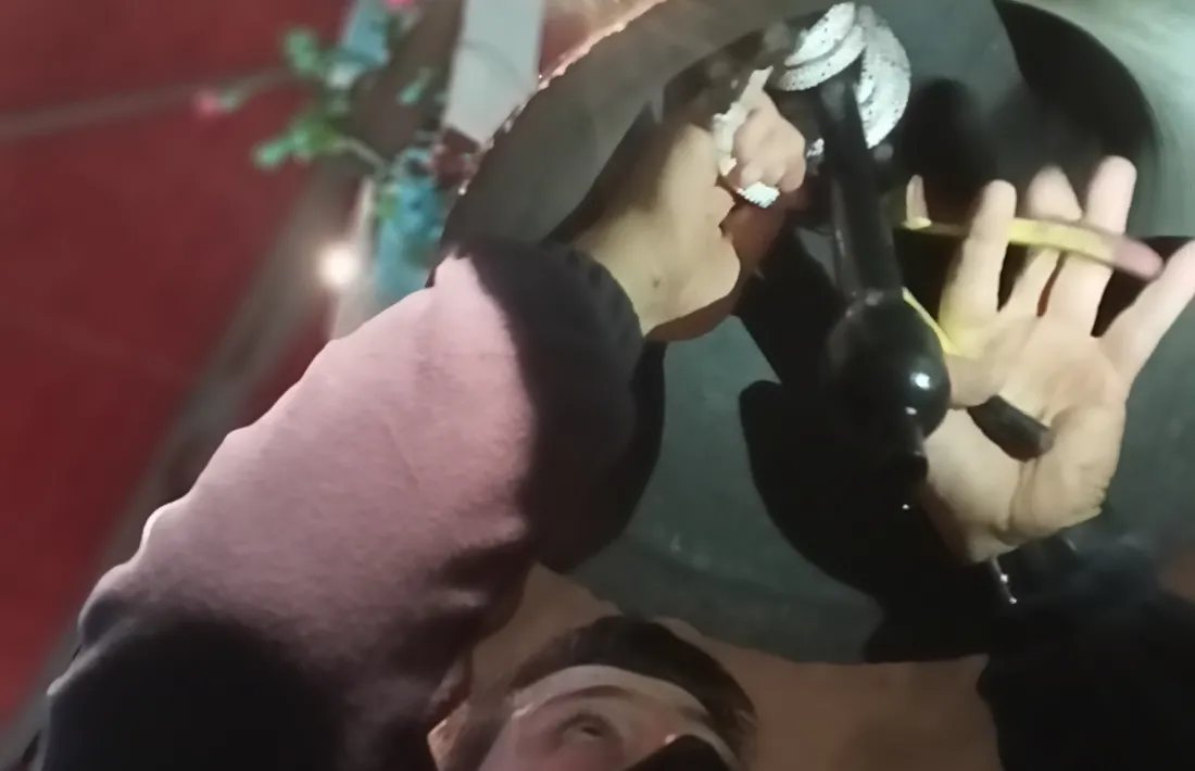 El mestre campaner col·loca el batall de la Jesús i Maria, l'únic element que s'ha fabricat de nou perquè no s'havia conservat l'original. S'ha dissenyat inspirant-se en el batall de la Vade Retro, un altra de les cinc campanes que hi ha al tercer pis de Santa Eulàlia.