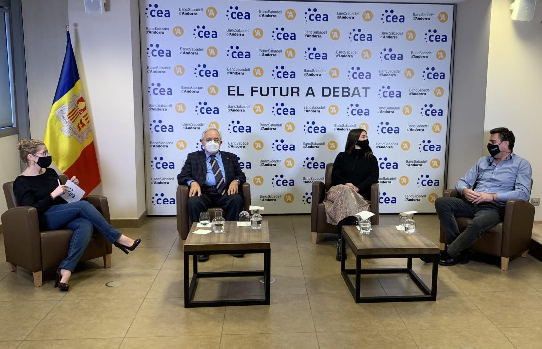 Josep Maria Cosan, Cristina Serra i Josep Maria Altimir en la sessió de la CEA.