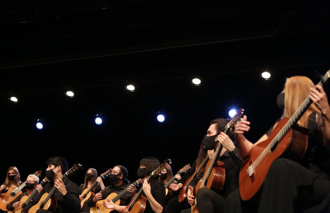 L’Orquestra de Guitarres de Barcelona va debutar ahir al Festival de guitarres.