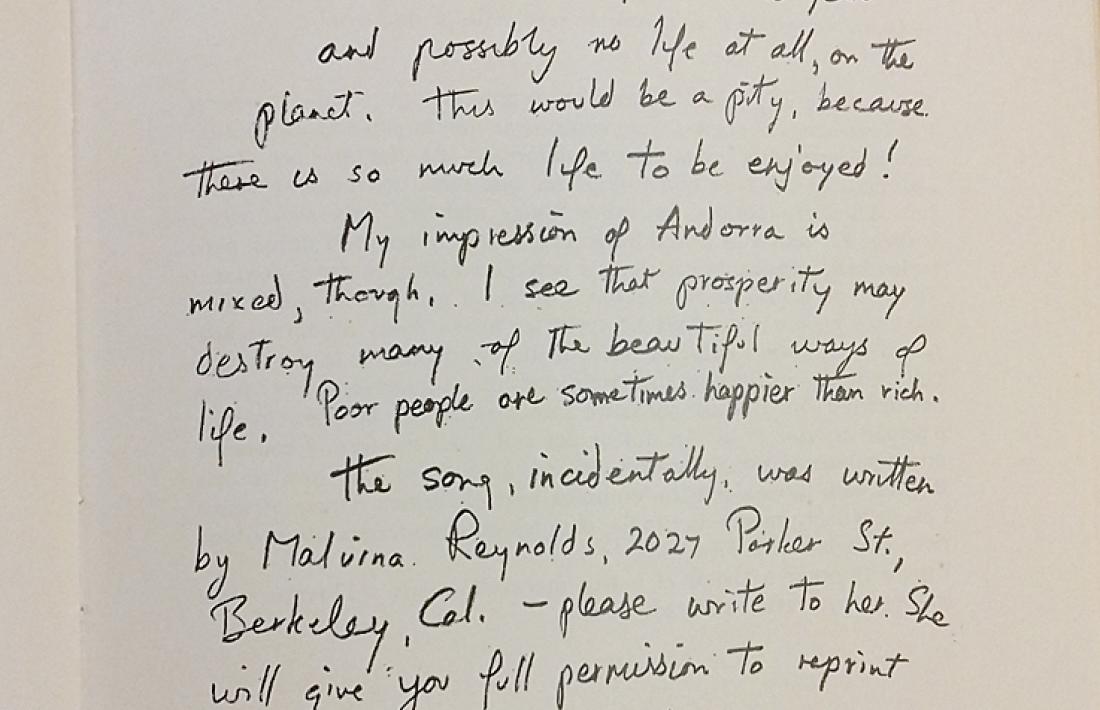 Carta autògrafa que Pete Seeger va escriure en resposta al qüestionari de Morell per a ‘693 anys després’.