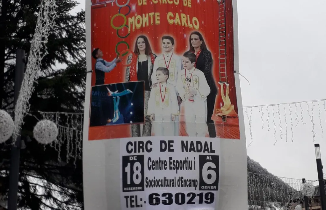 El cartell anunciador del circ, escrit en castellà.