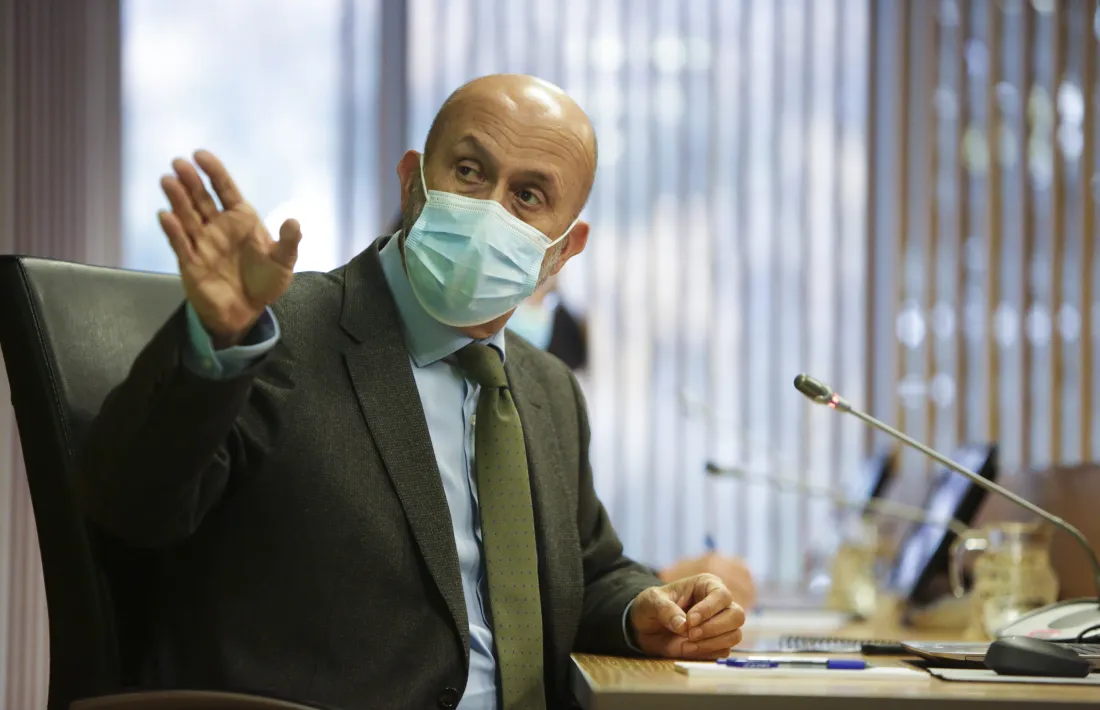 El ministre de Salut, Joan Martínez Benazet, durant la compareixença d’ahir davant la comissió legislativa de Sanitat.