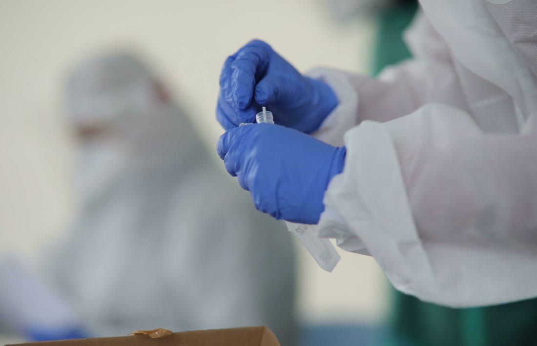 Recollida de mostres per un test de Covid-19.