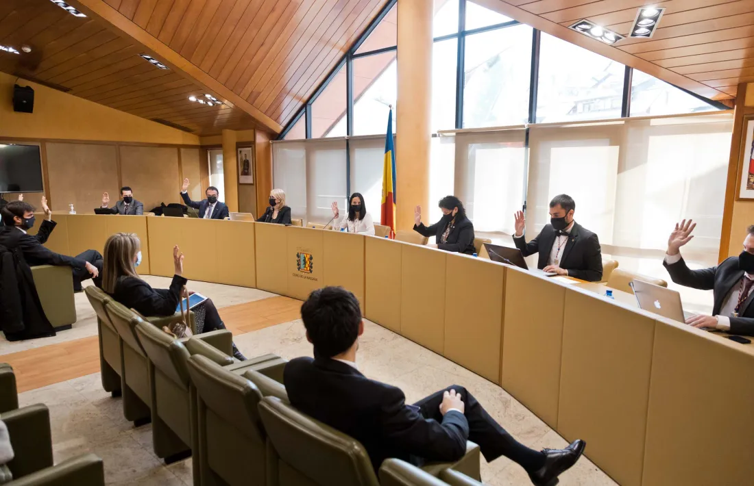 Els consellers aproven un dels punts inclosos en la sessió que ha tingut lloc aquest dimecres.