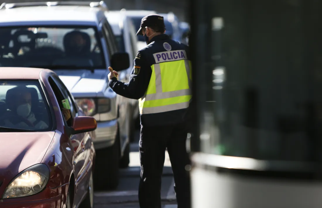 Un control anterior de la policia espanyola als vehicles que entraven al Principat.