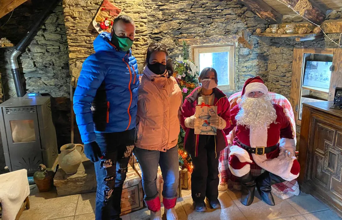 Visita al Pare Noel a la Borda Cremat.