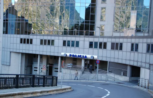 152927_edifici-central-policia-arxiu-ana_2452564900_71811101_1500x996