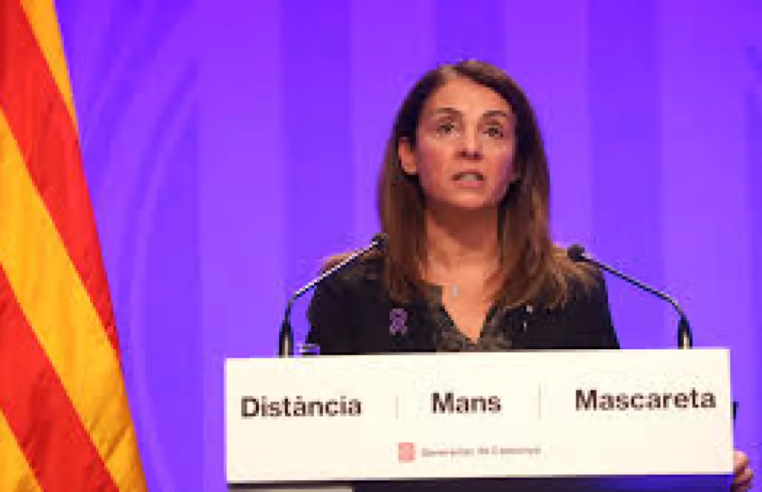 La portaveu del govern català, Meritxell Budó, en la compareixença d'aquest migdia en què ha recalcat que no es pot venir a Andorra de turisme.