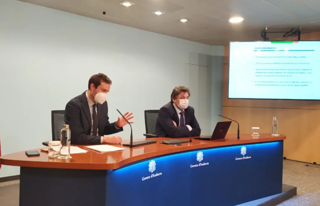 Marc Galabert i Joan Soler durant la presentació de l’enquesta sobre les condicions de vida, ahir a la tarda.