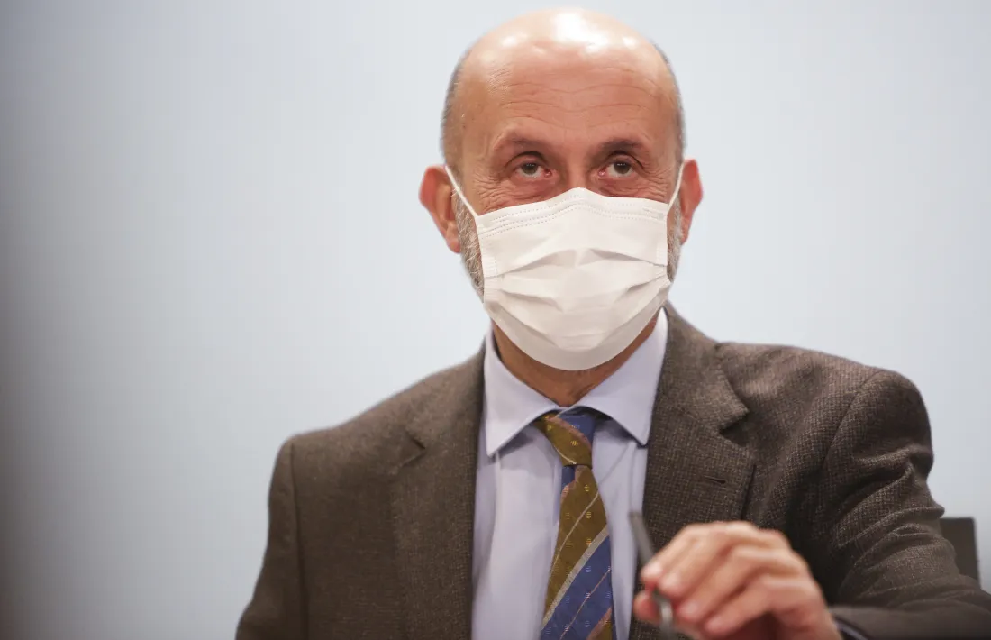 El ministre de Salut, Joan Martínez Benazet, en la compareixença d’aquest dilluns a la tarda.