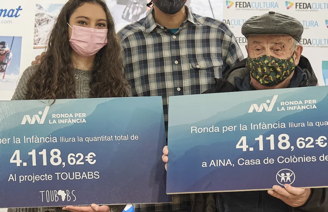 Un moment de l’entrega del xec.