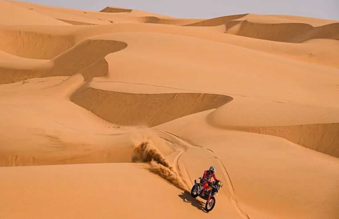 El pilot resident Sam Sunderland en un moment de la quarta etapa del raid.