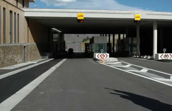 p._03_frantera_baladra_pas_duana_-_bondia_0