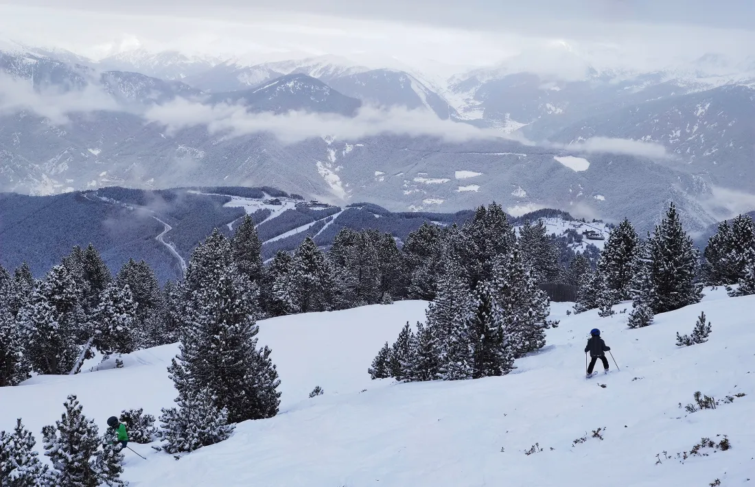 Les pistes d’esquí de Pal amb poca afluència d’esquiadors.