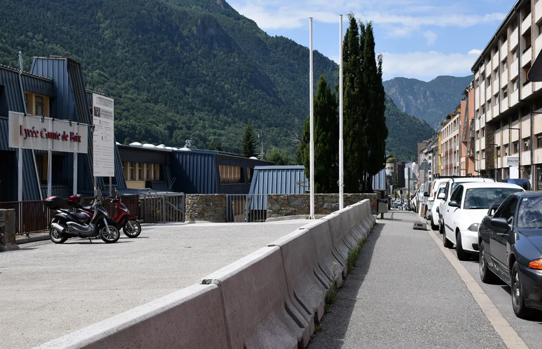 Vista de l'entrada del Lycée en una imatge d'arxiu.