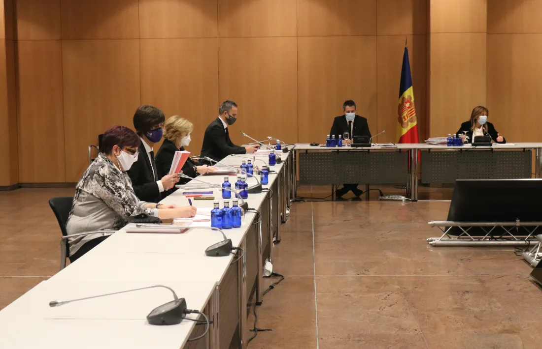 Els consellers de PS+I en una sessió del consell de comú.