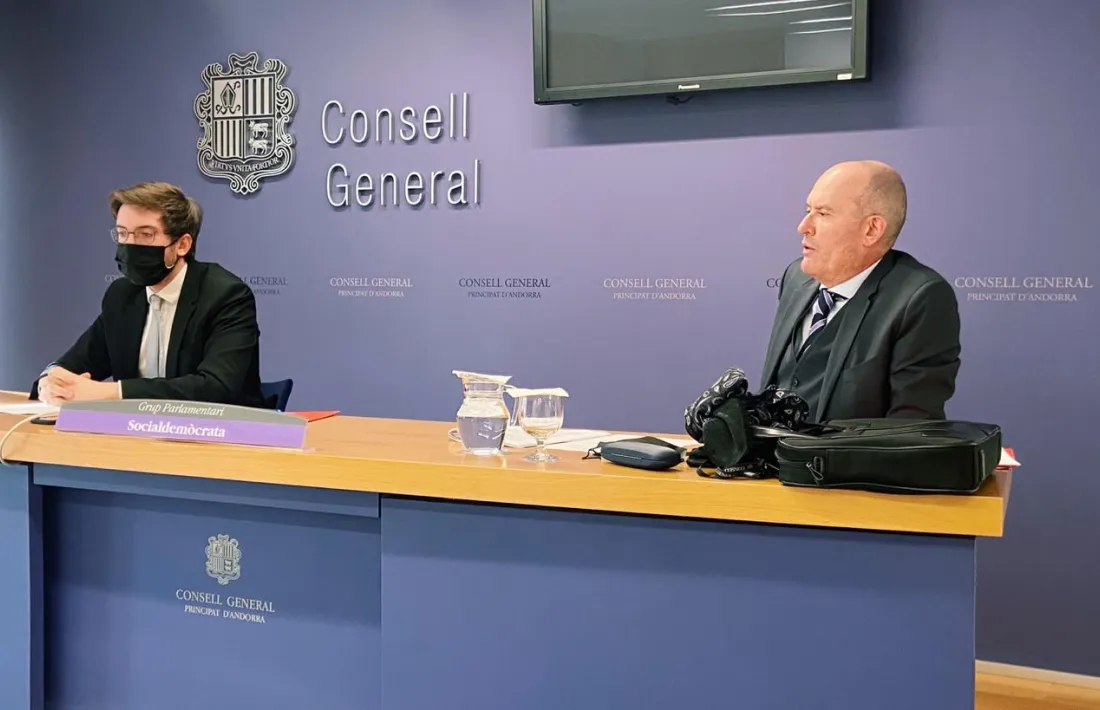 Els consellers generals Roger Padreny i Quim Miró van presentar ahir les esmenes del PS al projecte de llei d’esports electrònics.